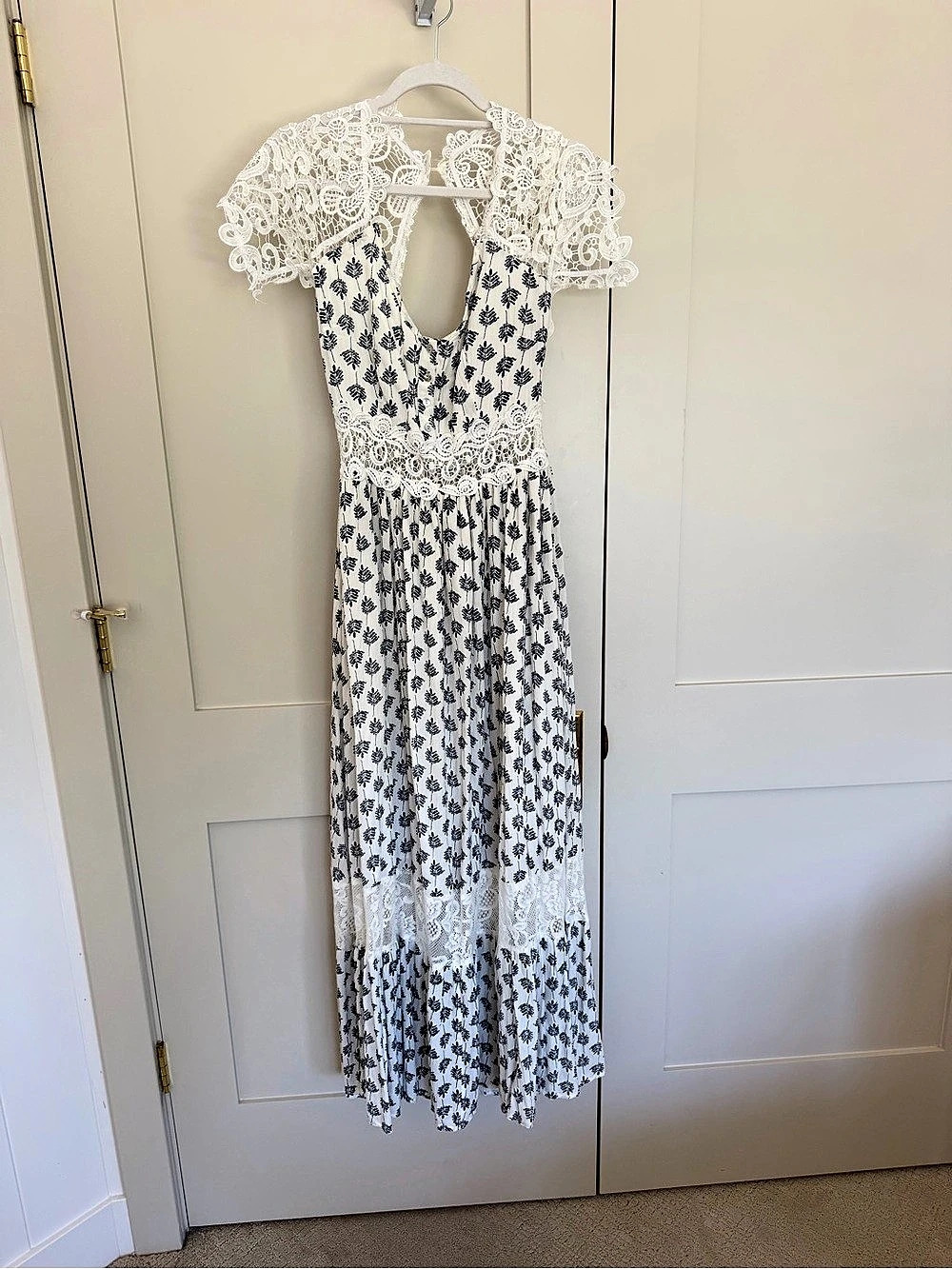 Mia Joy Floral Lace Maxi Dress in White & Blue Size Small